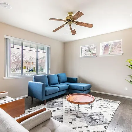 Issaquah 4Br W Workspace Backyard Nr Dining Sea-676